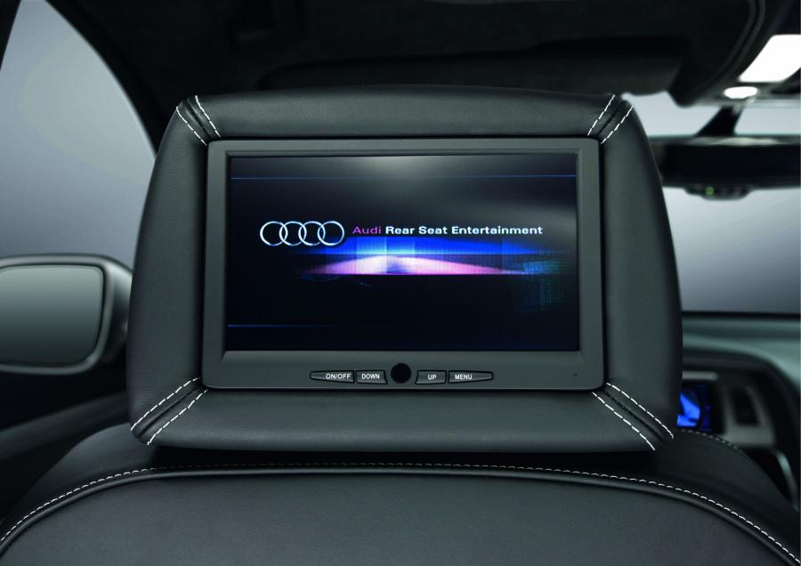Детали интерьера Audi Q7 V12 TDI Quattro (4L) 2008 года  (фото 32 из 73)